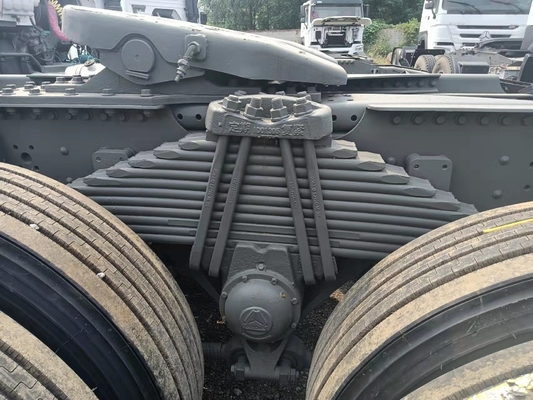 عجلة القيادة 6 × 4 يد ثانية 10 عجلات شاكمان سينوتروك HOWO 336-380HP شاحنة تيبر تومب