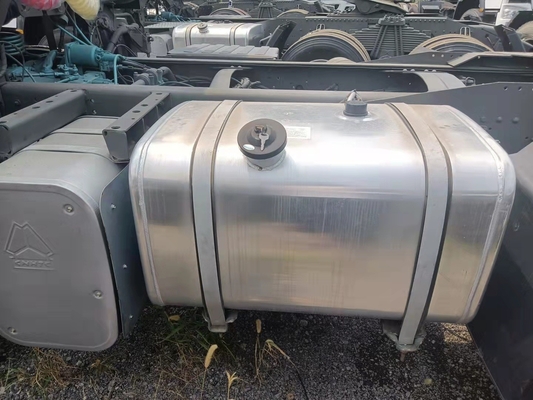 عجلة القيادة 6 × 4 يد ثانية 10 عجلات شاكمان سينوتروك HOWO 336-380HP شاحنة تيبر تومب