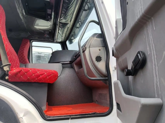 10 عجلات شاحنة الجرار HOWO رأس الشاحنة 376-420HP مع تصميم الإطارات بدون أنابيب