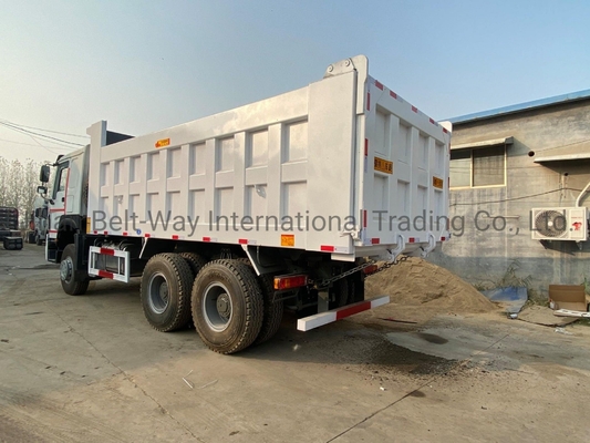 سعة المحرك > 8 لتر شاحنة سينوتروك HOWO Zz3257n3647A 371HP Euro II