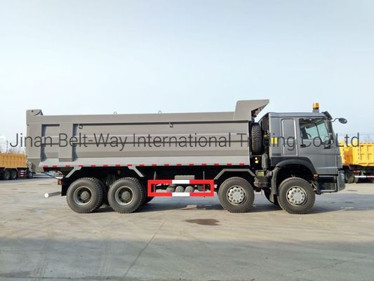 يد ثانية 7.3m HOWO ديزل شاحنة 8 * 4 371HP في وقت التسليم المتوقع