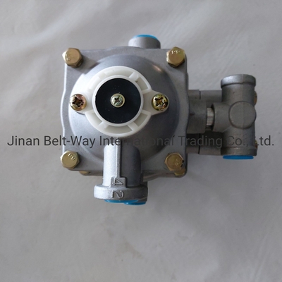 صمام تحكم المقطورة Wg9000360180 لشركة Sinotruk HOWO Truck Parts في سوق جنوب آسيا